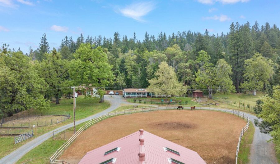 350 Reagor Ln, Cave Junction, OR 97523 - 3 Beds, 2 Bath