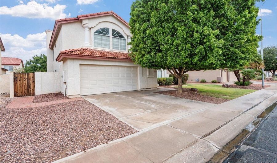 11406 W CRIMSON Ln, Avondale, AZ 85392 - 4 Beds, 3 Bath