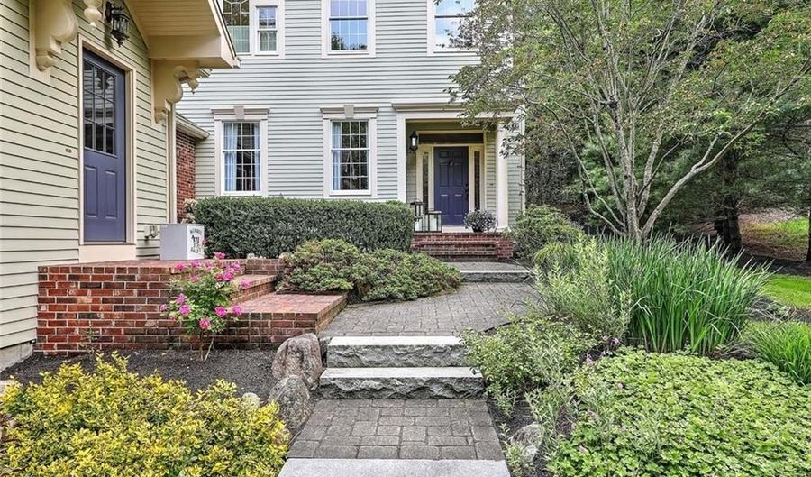 10 Owl Tree Ln, East Greenwich, RI 02818 - 4 Beds, 4 Bath