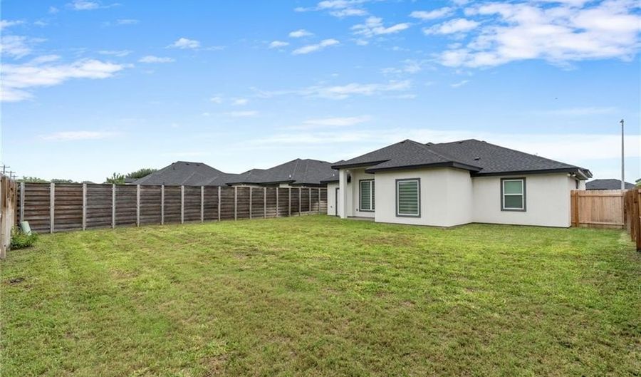 3104 E Kennedy Ave E, Alton, TX 78573 - 3 Beds, 3 Bath