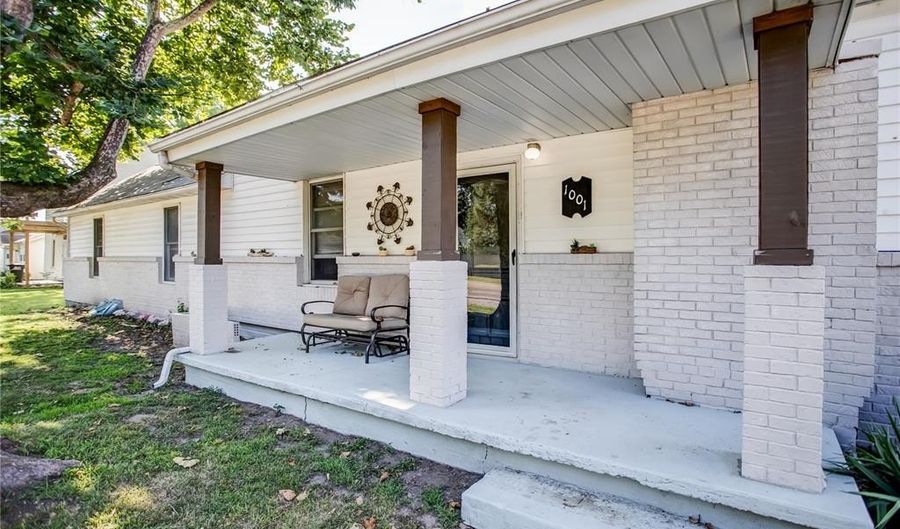 1001 W Main St, Alhambra, IL 62001 - 4 Beds, 1 Bath