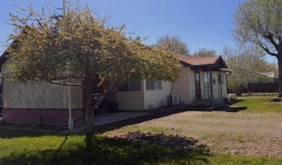 905 W 4th St, Alturas, CA 96101 - 2 Beds, 1 Bath