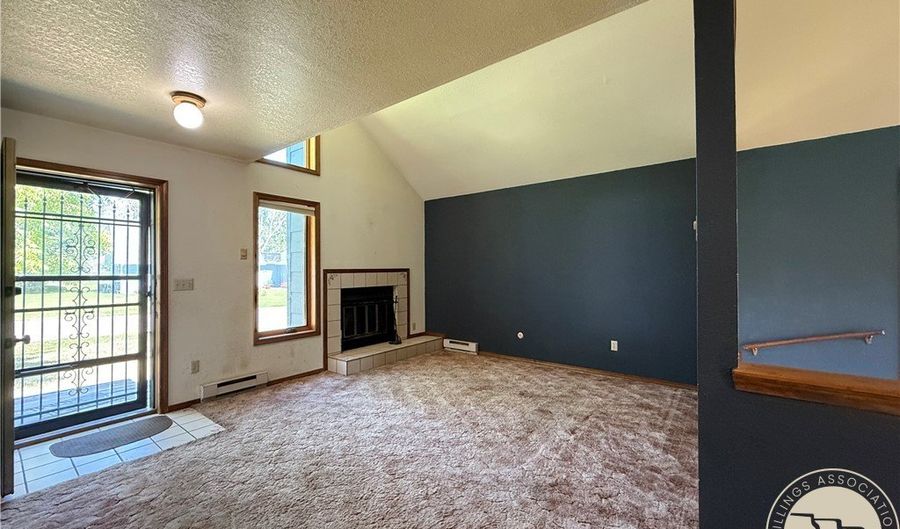 2904 Bunker Hl, Billings, MT 59105 - 5 Beds, 3 Bath