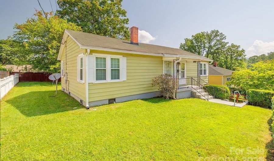 37 Taft Ave, Asheville, NC 28803 - 3 Beds, 1 Bath