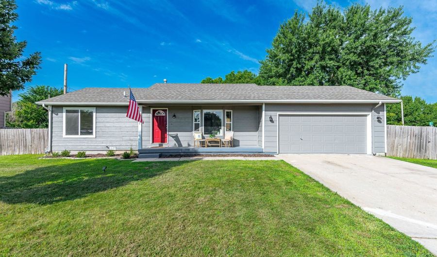 511 Edgewood Ave, Augusta, KS 67010 - 3 Beds, 3 Bath