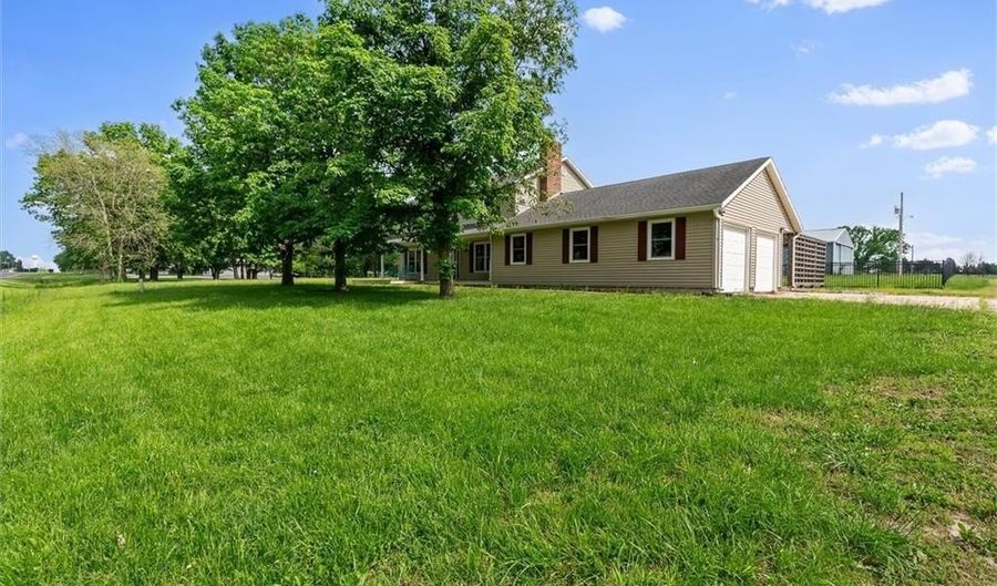 19707 E STATE ROUTE A, Archie, MO 64725 - 6 Beds, 3 Bath