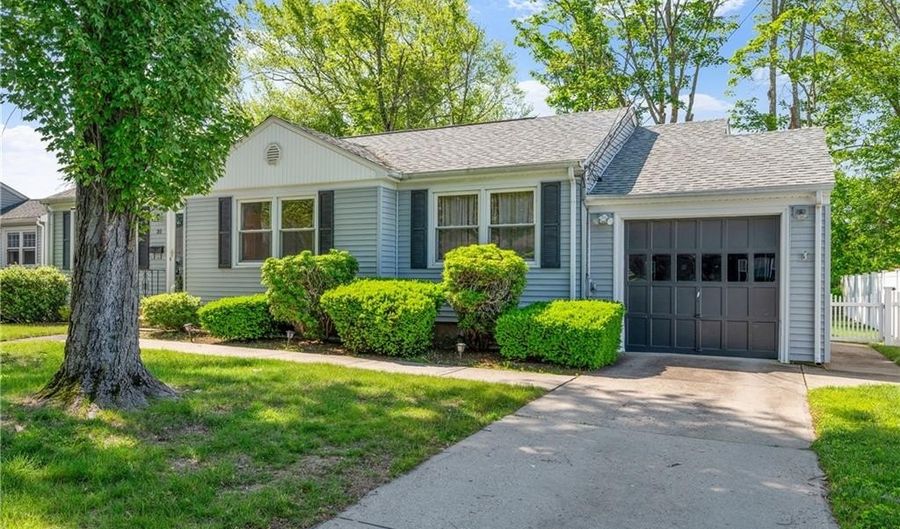 30 Winthrop St, East Providence, RI 02915 - 3 Beds, 1 Bath