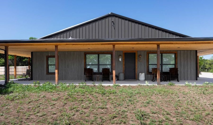 296 Th, Arkansas City, KS 67005 - 4 Beds, 4 Bath