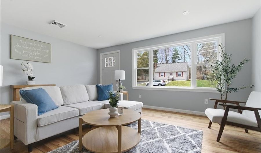 63 Indian Rd, East Providence, RI 02915 - 3 Beds, 1 Bath