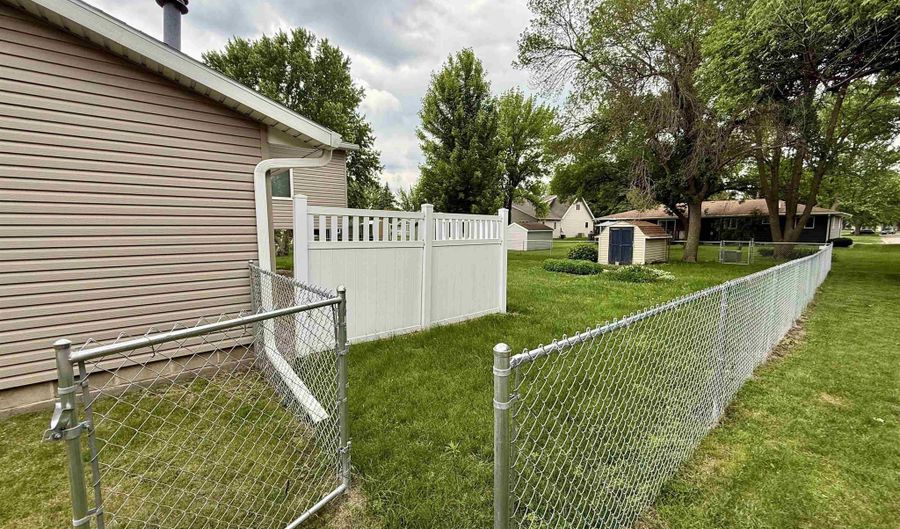 200 S Mccoy St, Algona, IA 50511 - 4 Beds, 2 Bath