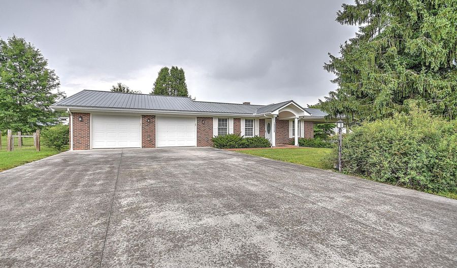 16008 Chantilly Way, Abingdon, VA 24210 - 4 Beds, 4 Bath