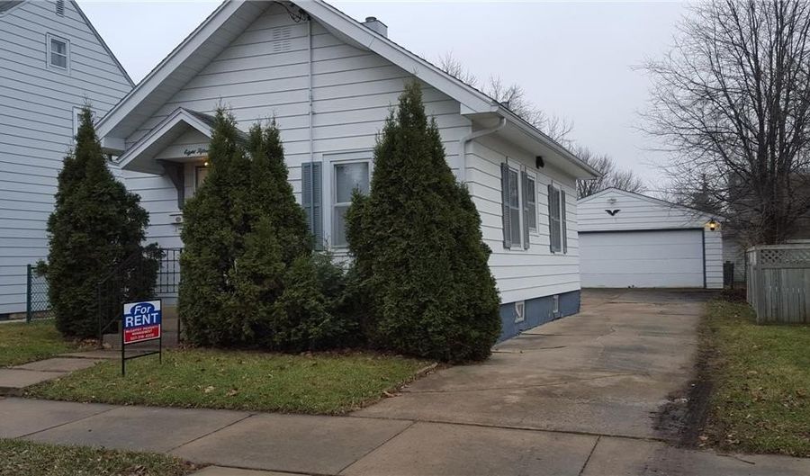 815 11th Ave SW, Austin, MN 55912 - 2 Beds, 1 Bath