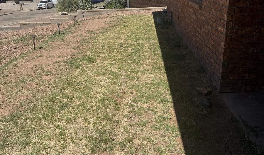 3015 Del Sur, Alamogordo, NM 88310 - 3 Beds, 2 Bath
