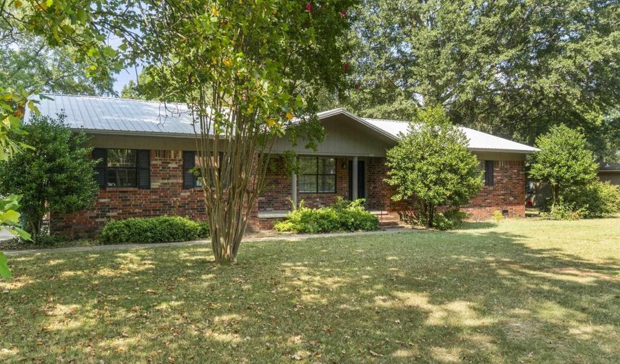 506 W Louisiana St, Beebe, AR 72012 - 3 Beds, 2 Bath