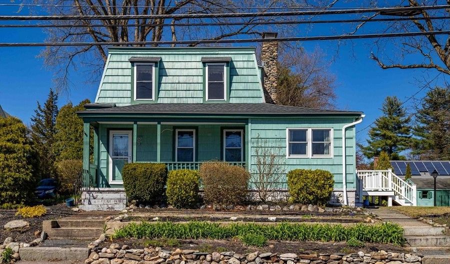 116 Central Ave, Ayer, MA 01432 - 3 Beds, 2 Bath