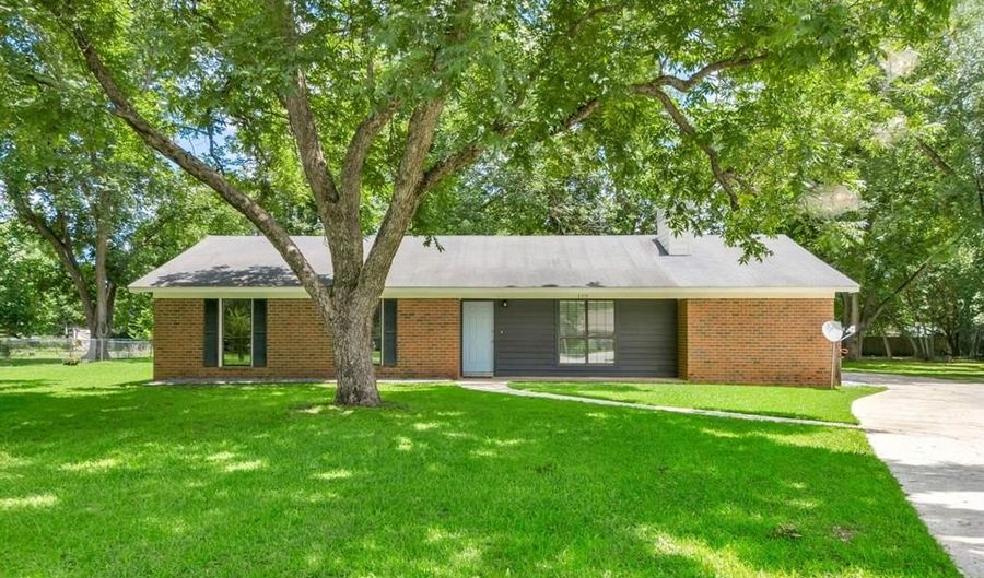 109 Winners Ct, Albany, GA 31701 - 3 Beds, 2 Bath