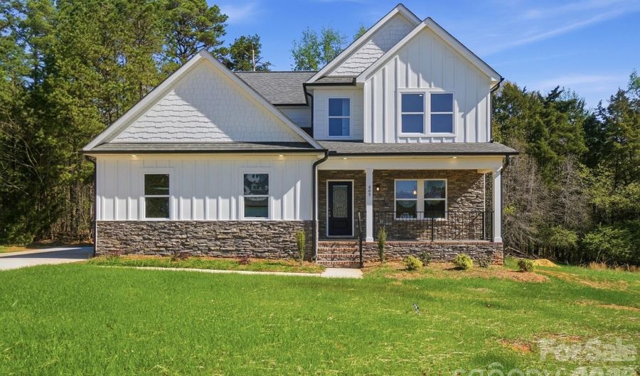 609 Muirfield Dr, Albemarle, NC 28001 - 4 Beds, 4 Bath