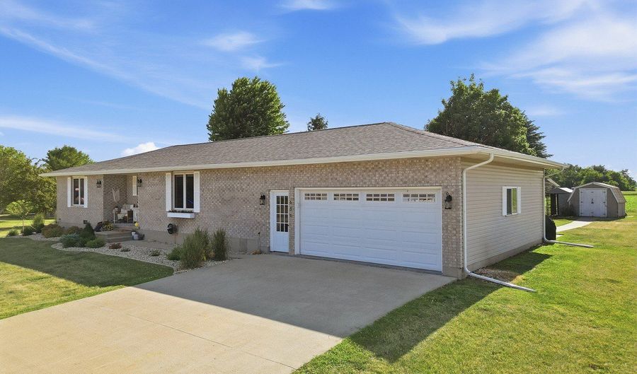 456 N Northland Ave, Amboy, IL 61310 - 3 Beds, 3 Bath