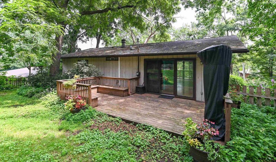 2897 Glacier Valley Rd, Fitchburg, WI 53711 - 3 Beds, 2 Bath