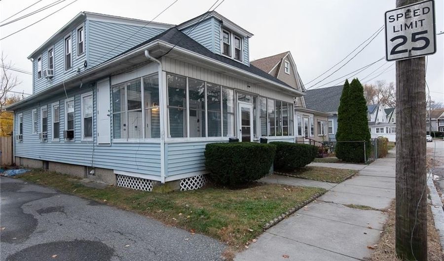 34 Cliffdale Ave, Cranston, RI 02905 - 5 Beds, 2 Bath