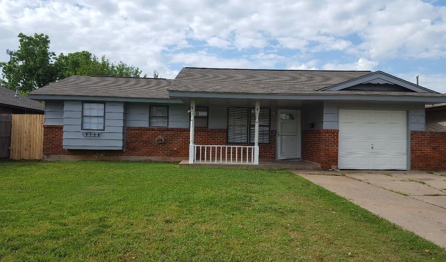 824 NW 15th St, Moore, OK 73160 - 3 Beds, 2 Bath