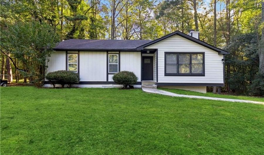 721 Wedgewood Dr B, Alpharetta, GA 30009 - 2 Beds, 1 Bath