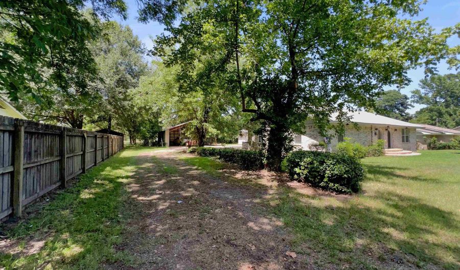 450 Bryan Ave, Ashdown, AR 71822 - 4 Beds, 2 Bath