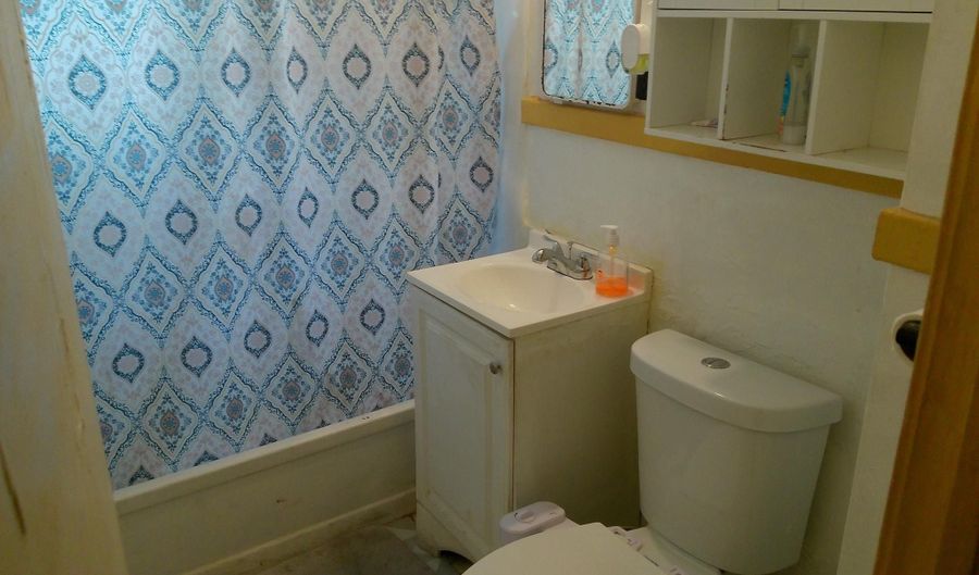 2 ABERDEEN Ave, Aberdeen, MD 21001 - 2 Beds, 1 Bath