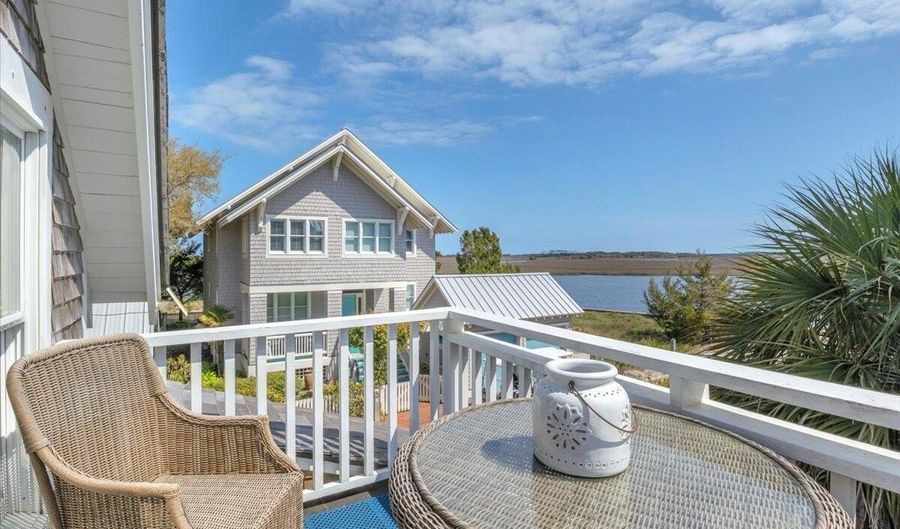 6 A Leeward Ct, Bald Head Island, NC 28461 - 1 Beds, 2 Bath