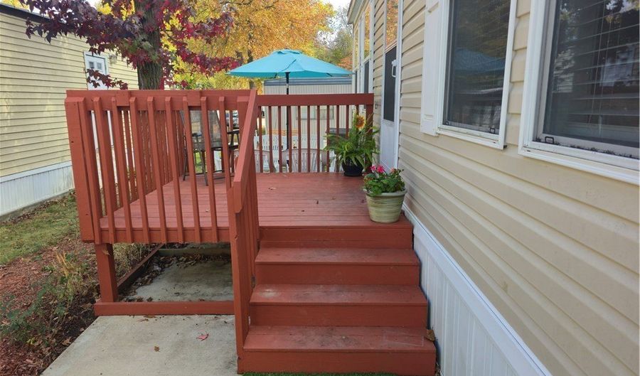 292 Maple St, Amherst, OH 44001 - 4 Beds, 2 Bath