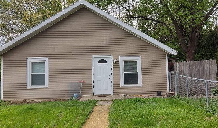 621 N Adams St, Bloomington, IN 47404 - 3 Beds, 1 Bath