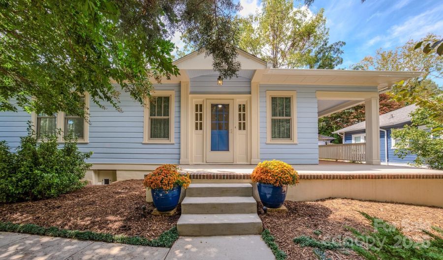 5 Camden Ave, Asheville, NC 28804 - 2 Beds, 1 Bath
