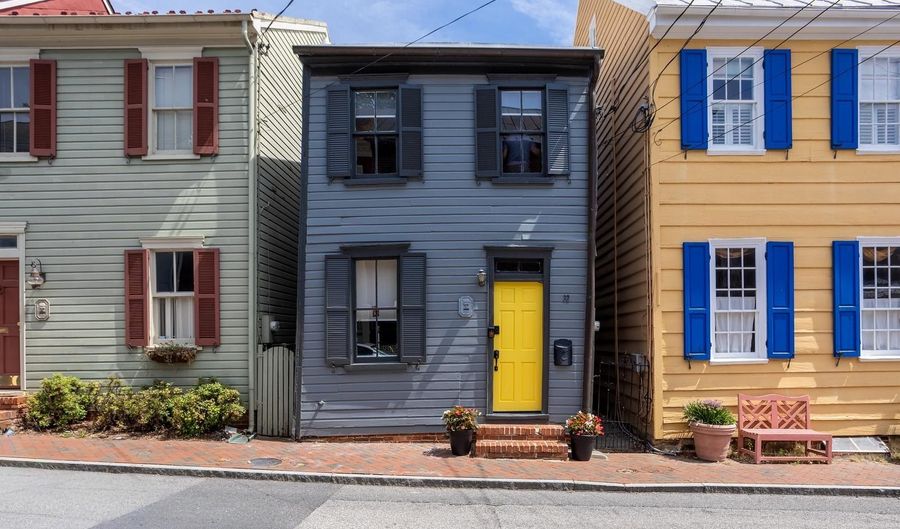 32 CORNHILL St, Annapolis, MD 21401 - 2 Beds, 2 Bath