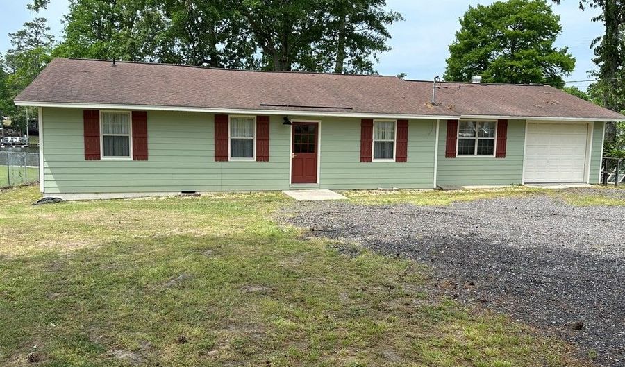 1504 Wyboo Ave, Manning, SC 29102 - 4 Beds, 2 Bath