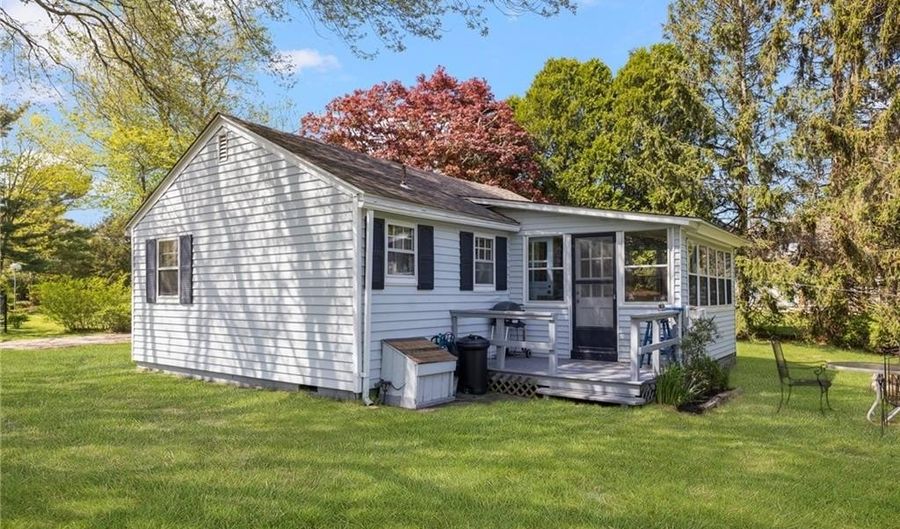 44 Kilburn St, Charlestown, RI 02813 - 3 Beds, 1 Bath
