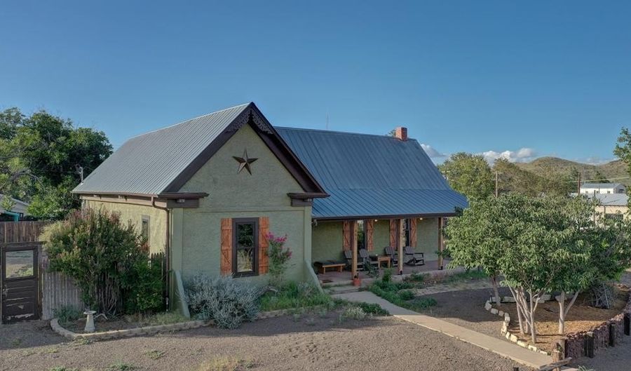 405 W Avenue E, Alpine, TX 79830 - 3 Beds, 2 Bath