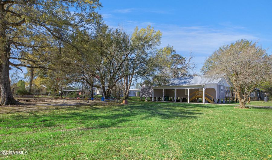 404 Senior Aly, Abbeville, LA 70510 - 3 Beds, 2 Bath