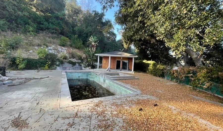 4418 Woodley Ave, Encino, CA 91436 - 6 Beds, 4 Bath