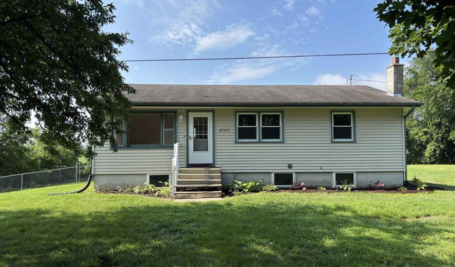 6143 Shepherd, Adrian, MI 49221 - 5 Beds, 2 Bath