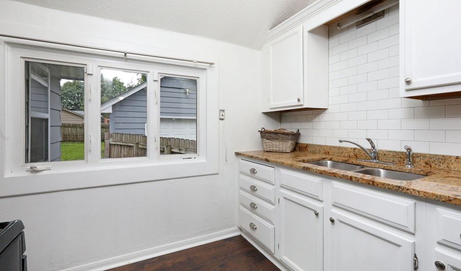 3832 Bowdoin St, Des Moines, IA 50313 - 2 Beds, 1 Bath