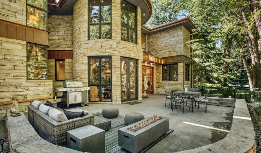 736 W Smuggler St B, Aspen, CO 81611 - 4 Beds, 4 Bath