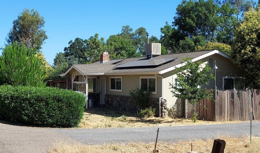 2827 Stingy Ln, Anderson, CA 96007 - 3 Beds, 2 Bath