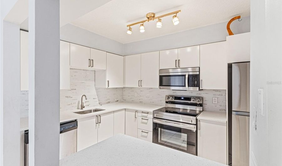 546 ORANGE Dr 11, Altamonte Springs, FL 32701 - 3 Beds, 2 Bath