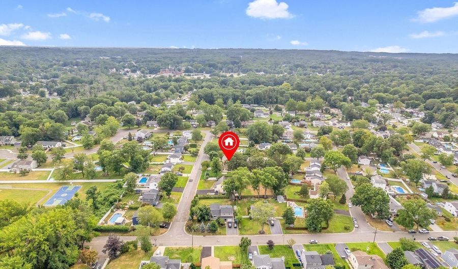 9 Brentwood Ter, Middletown, NJ 07748 - 3 Beds, 2 Bath