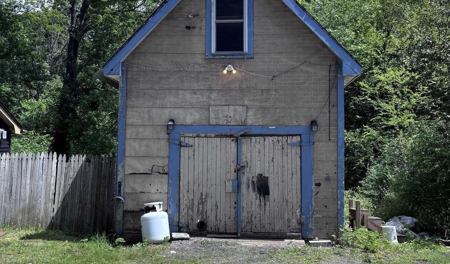 363 E Montpelier Rd, Barre, VT 05641 - 3 Beds, 2 Bath