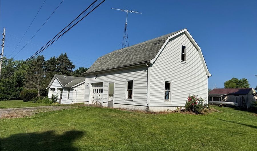 7138 Jefferson Rd, Ashtabula, OH 44004 - 2 Beds, 1 Bath