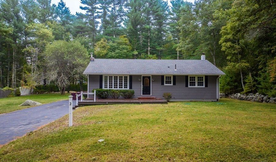 2 Woodland Rd, Acushnet, MA 02743 - 3 Beds, 1 Bath