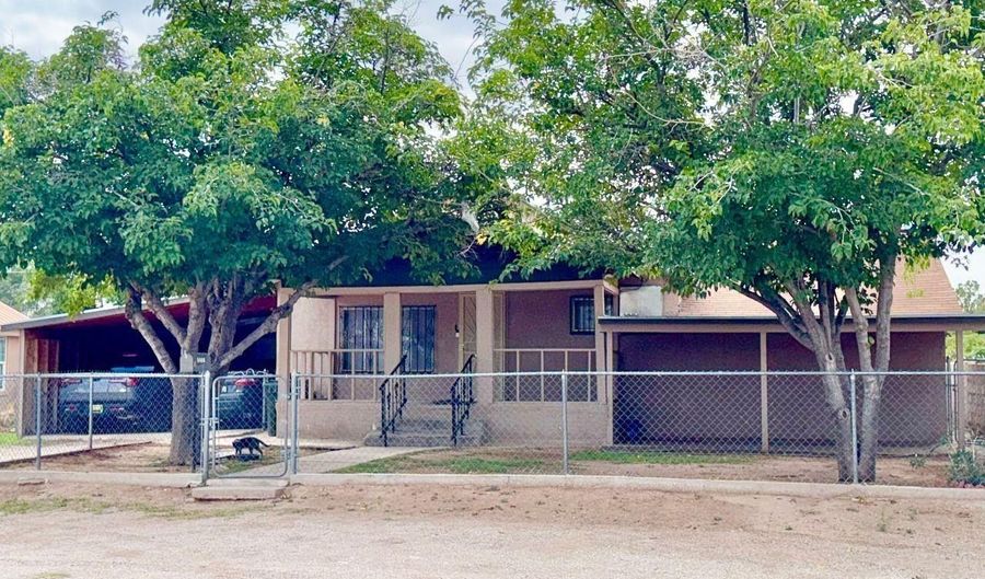 1405 W Bonbright St, Carlsbad, NM 88220 - 3 Beds, 1 Bath