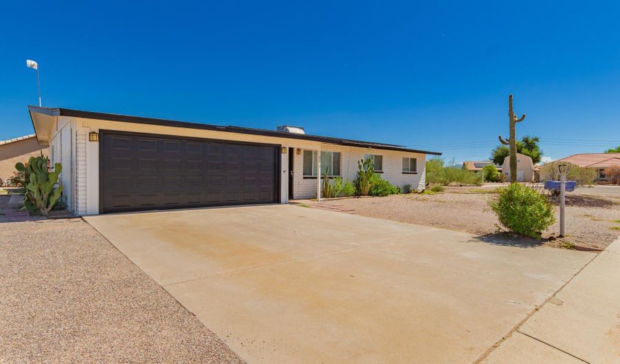 8270 W NEWPORT Cir, Arizona City, AZ 85123 - 3 Beds, 2 Bath