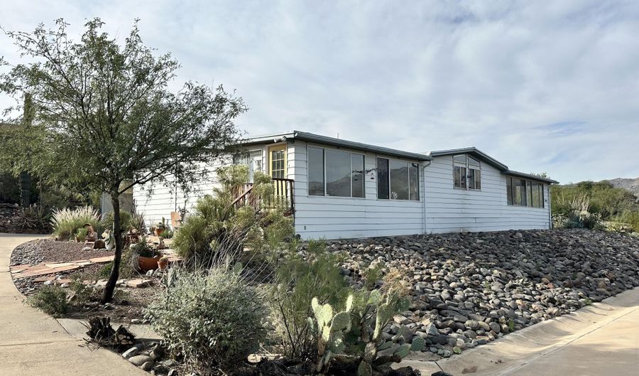 34851 S DESERT Cv, Black Canyon City, AZ 85324 - 2 Beds, 2 Bath